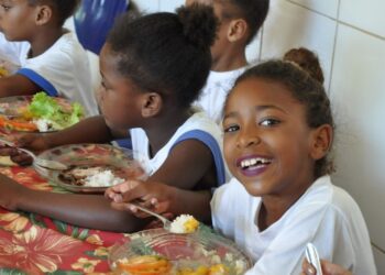 Mais de 1,5 mil escolas de Sergipe terão compra de alimentos facilitada