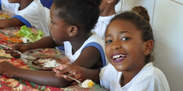 Mais de 1,5 mil escolas de Sergipe terão compra de alimentos facilitada