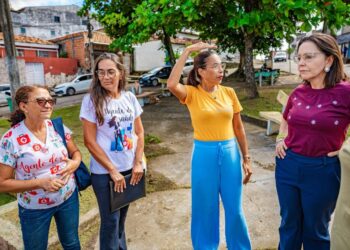 Prefeita Emília acompanha mutirão de limpeza e anuncia revitalização de praça no Cidade Nova