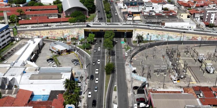 Segunda etapa de recuperação do viaduto da Francisco Porto provoca mudanças no trânsito em Aracaju