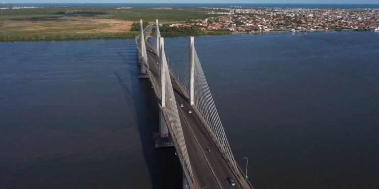 Obra de iluminação na ponte Aracaju/Barra provoca alterações no tráfego