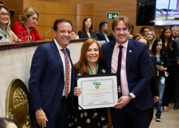 Ex-deputada Lila Moura recebe  Medalha Quintina Diniz na Alese