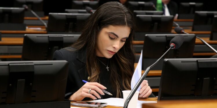 CPD aprova projeto de Yandra Moura que reconhece epilepsia como deficiência 